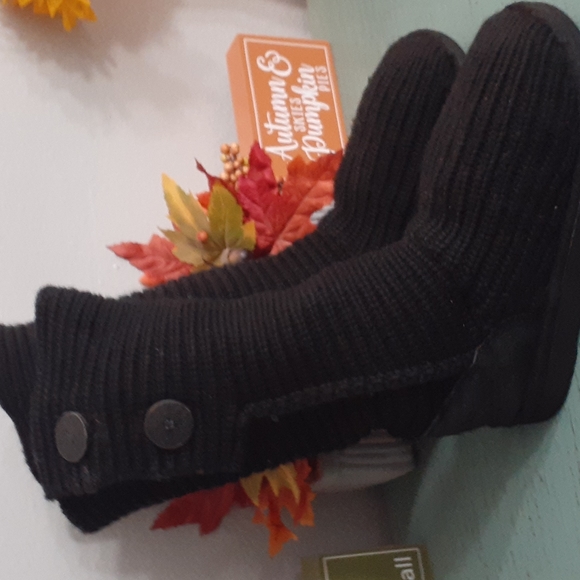 UGGS BOOTS SZ 6 - Picture 3 of 5